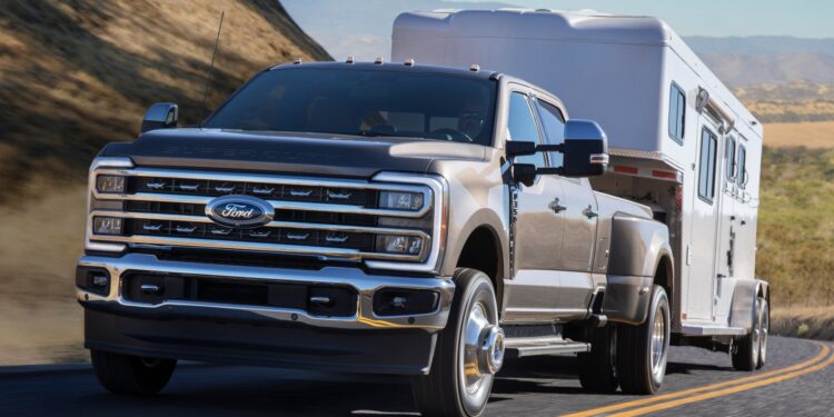 2023 Ford Super Duty Can Tow Up to 40,000 Pounds, Reclaims Pickup Towing Title