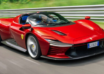 New Ferrari Daytona SP3 2022 review