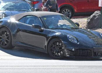 New Porsche 911 facelift to gain Taycan technology