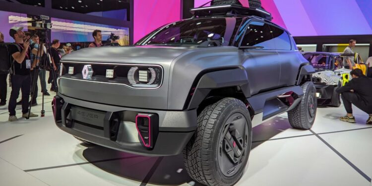 New Renault 4 previewed by 4Ever Trophy concept at Paris