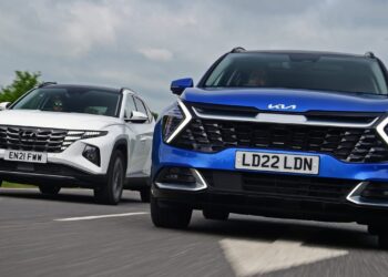 Kia Sportage PHEV vs Hyundai Tucson PHEV: 2022 plug-in hybrid SUV twin test review