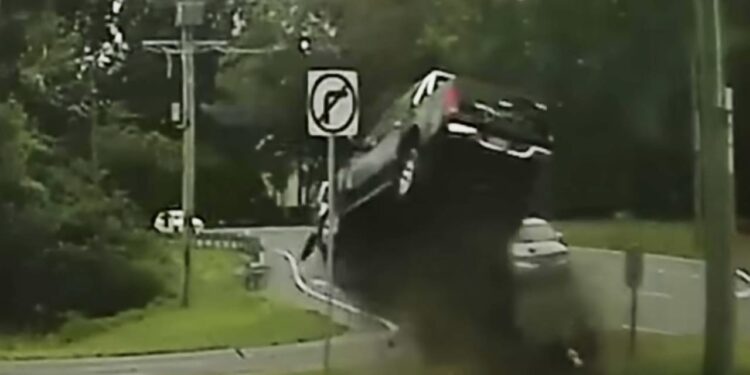 Toyota HiLux gets airborne in wild dash cam footage