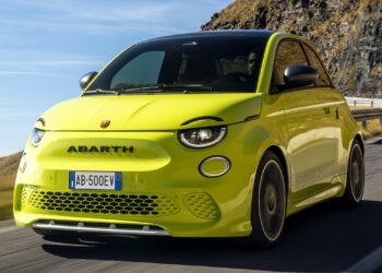New Abarth 500e revealed as brand’s first electric hot hatch