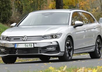 New 2023 Volkswagen Passat spied on the road again