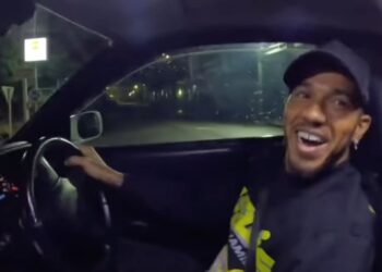 Video: Lewis Hamilton drifts a rented Nissan Skyline GT-R
