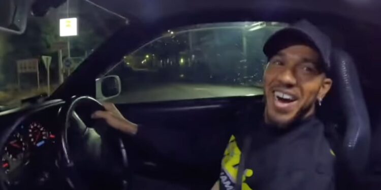 Video: Lewis Hamilton drifts a rented Nissan Skyline GT-R