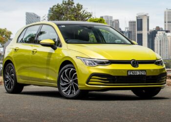 Next Volkswagen Golf set to go electric