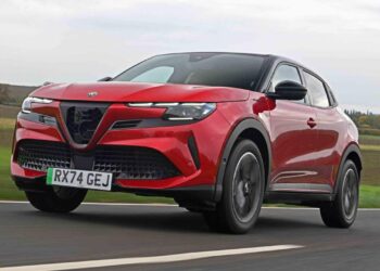 Alfa Romeo Junior review | Auto Express