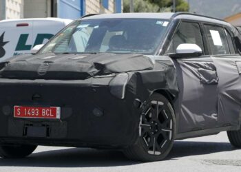 Kia EV3 GT – hot version of the excellent compact crossover has us all cross-eyed