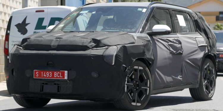 Kia EV3 GT – hot version of the excellent compact crossover has us all cross-eyed