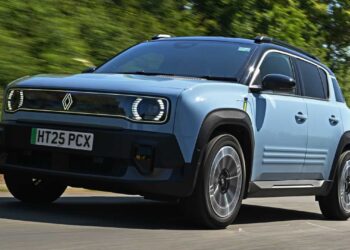 Renault 4 review | Auto Express