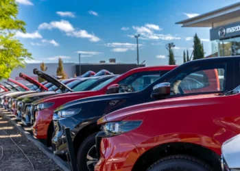 Is it legal for car dealers to open on Sunday?