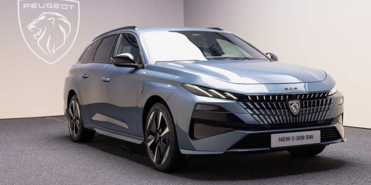 New Peugeot 308 facelift trades muscle for miles, and light-up badges