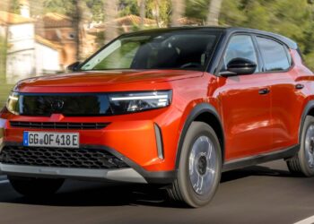 Vauxhall Frontera review | Auto Express