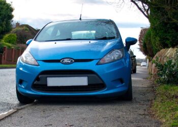 Should pavement parking be banned in the UK? Motorists (surprisingly) say yes