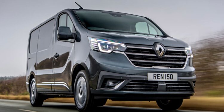Renault Trafic van review | Auto Express
