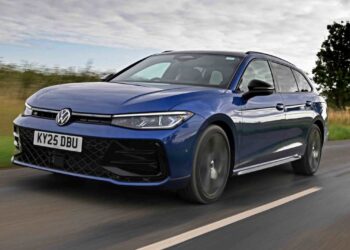 Volkswagen Passat review | Auto Express