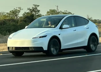 2026 Tesla Model Y Standard caught on camera, details leaked to hit cheaper price