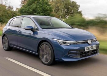 Volkswagen Golf review | Auto Express