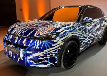 New Volkswagen T-Roc R: hot crossover to get 328bhp and a drift mode