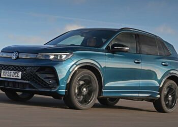 Volkswagen Tiguan review | Auto Express