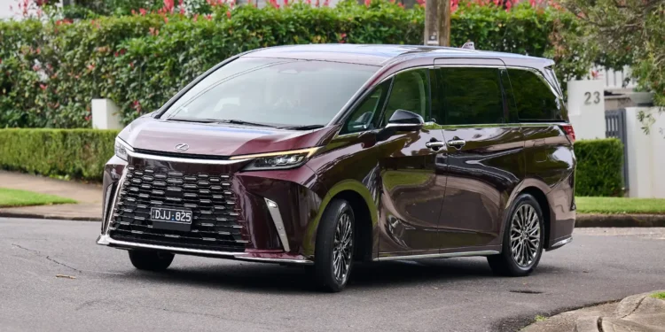 2025 Lexus LM500h Ultra Luxury quick drive