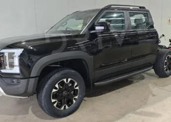 BYD Shark 6 cab-chassis first pics, launch soon