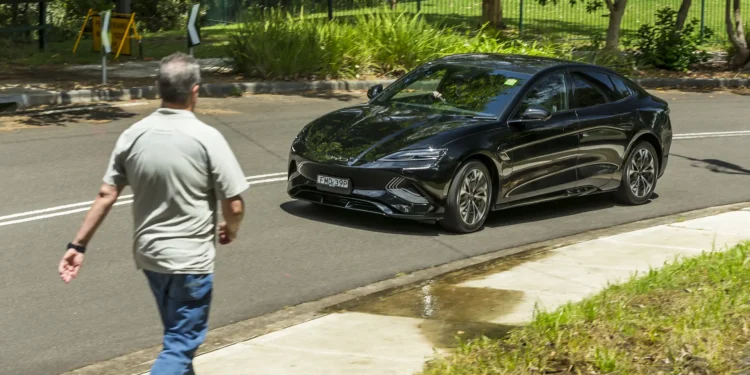 Electric car driving range figures can be misleading, but the government’s fix is still years away