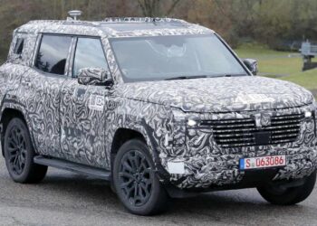 New Mitsubishi Shogun is suiting-up for battle against Toyota Land Cruiser and Land Rover Discovery