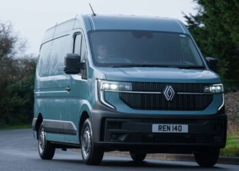 Renault Master van review | Auto Express