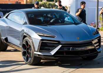 No EVs, more V12s: Lamborghini officially cancels its electric car plans