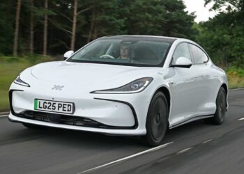 MG IM5 review | Auto Express