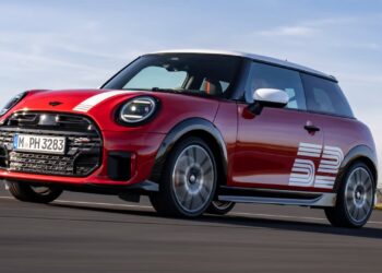 MINI 1965 Victory Edition special celebrates iconic rally win, with stickers