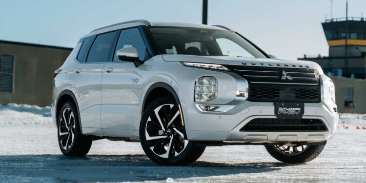 New Mitsubishi Outlander PHEV gets seven seats and a hefty £47k pricetag