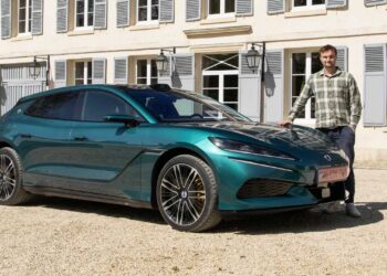 Denza Z9GT review: amazing hypercar numbers for the price of a posh coupe
