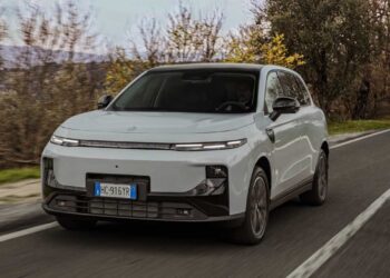 New Leapmotor B10 Hybrid EV review: the EV experience with a petrol safety net