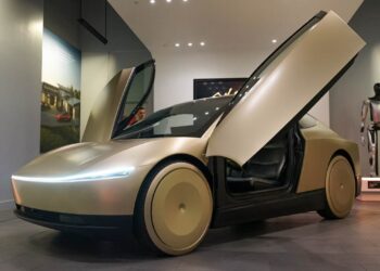New Tesla Cybercab: details of range, power and battery size revealed