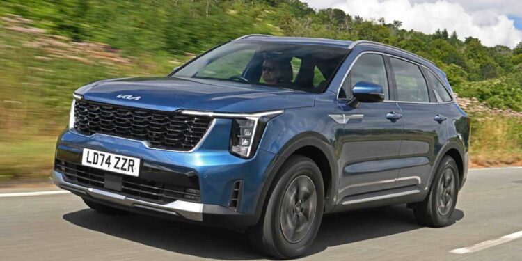 Kia Sorento review | Auto Express