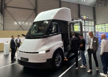 Tesla Semi electric HGV on route to the UK with 1,100bhp and 342-mile range