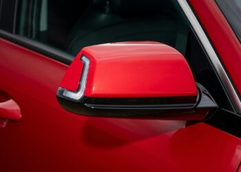 Car door mirrors may be the new target for thieves