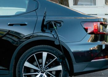 Planning permission requirement axed for under-pavement electric car charging
