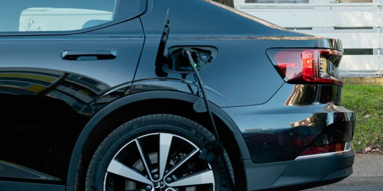 Planning permission requirement axed for under-pavement electric car charging
