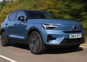 Volvo EX40 review 2026 – boot space, dimensions & range